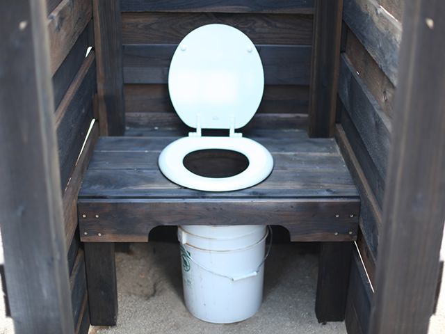 дачный туалет