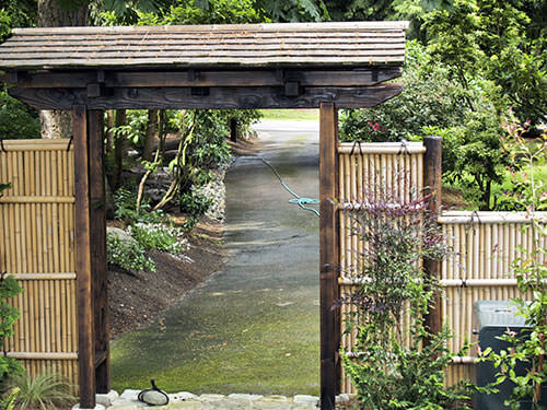 Бамбук - отличный материал для японских ворот