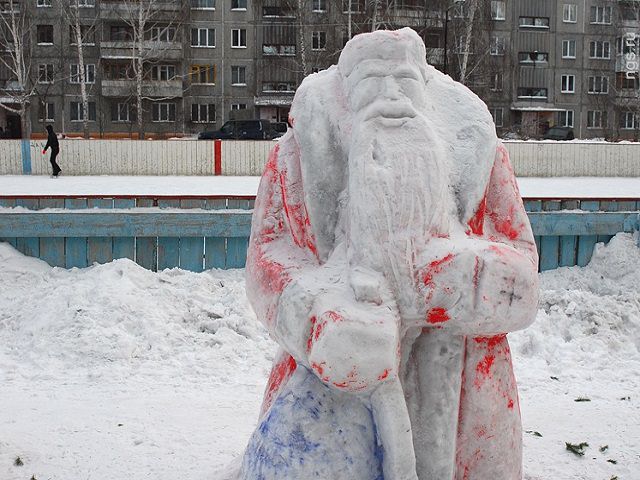 Публикация «Фигуры из фанеры „Дедушка Мороз и Снегурочка“» размещена в разделах