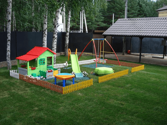 Детская площадка на участке