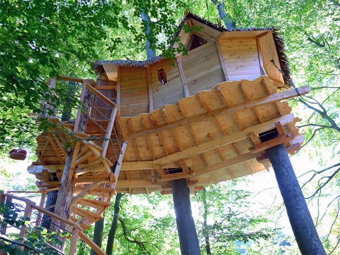 Как сделать домик на дереве для детей на даче - инструкция, фото37